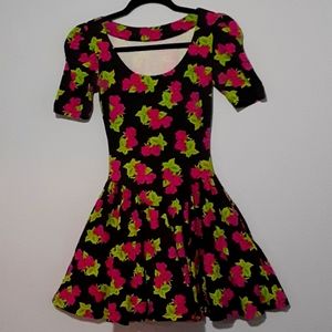 VINTAGE WITH POCKETS! adorable cotton material "skater" dress